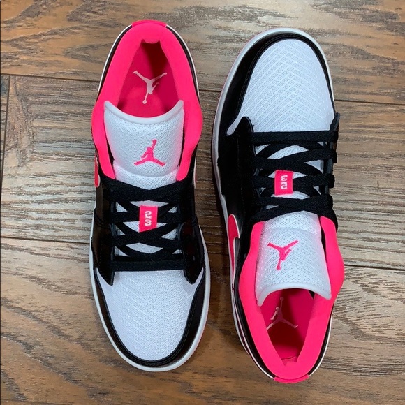 NIKE AIR JORDAN 1 LOW (GS) Black/Hyper Pink-White - Picture 9 of 16